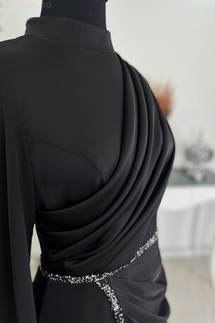 Önü Drapeli Taş Şerit Detay Kalem Model Saten Nare Abiye - Siyah - Thumbnail