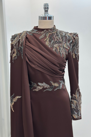 Pelerinli Drape Detay Saten Garnili Abiye - Kahve - 3