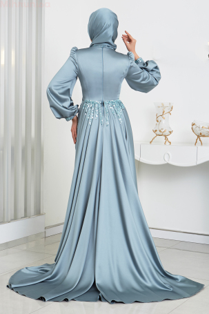 Robe de soirée Incila avec cape, détails en drapé et traîne - Menthe. - 2