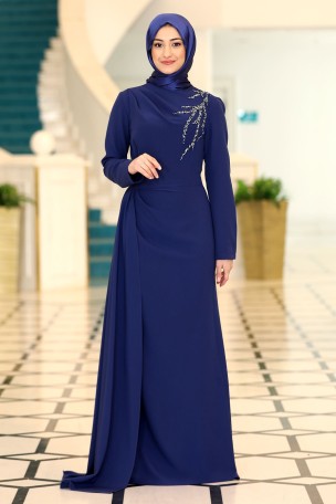 Rabeysa - Taş Baskı Detaylı Pelerin Kuyruklu Krep Adel Abiye Elbise - İndigo